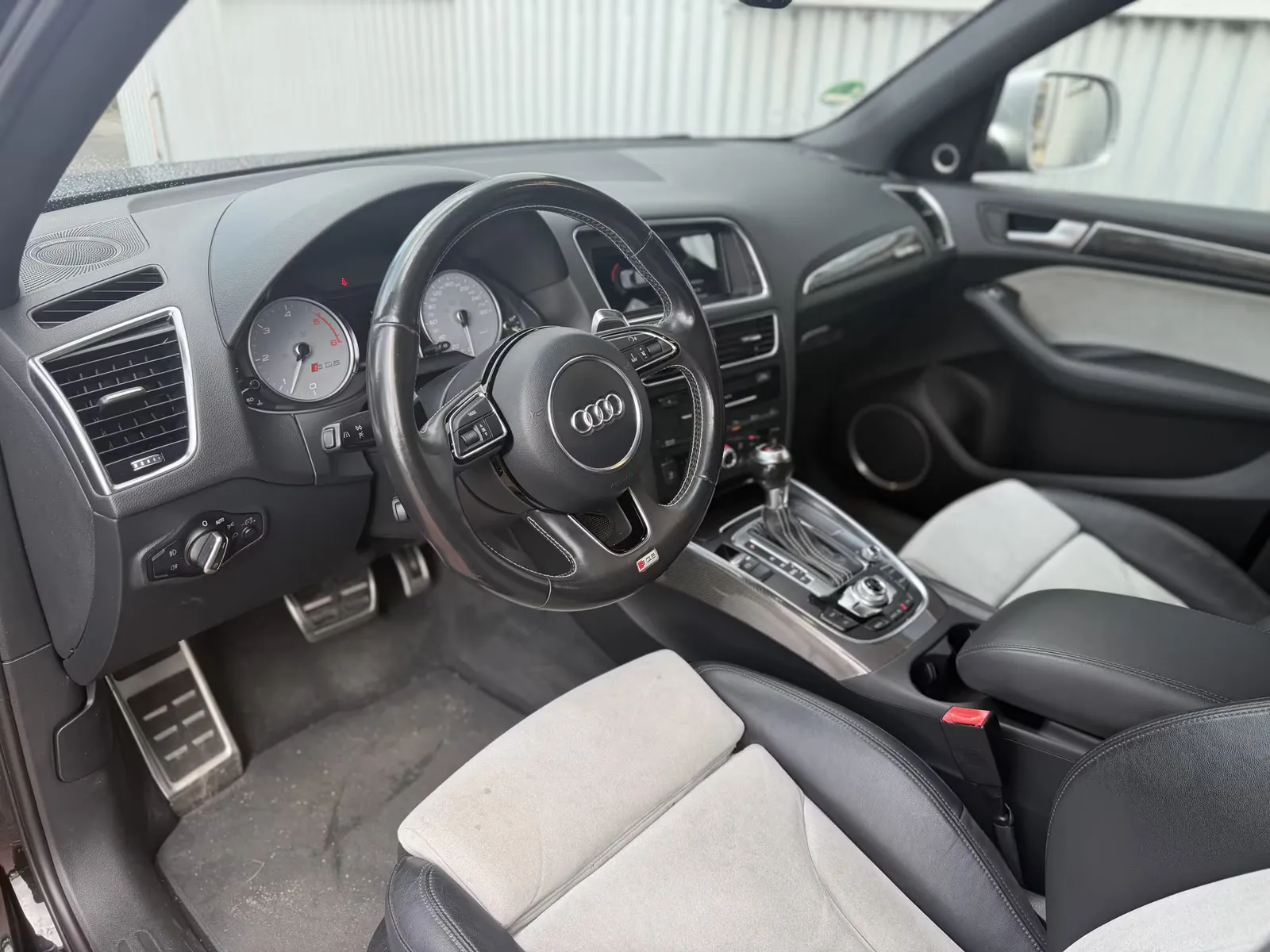 Audi SQ5, Bild 10