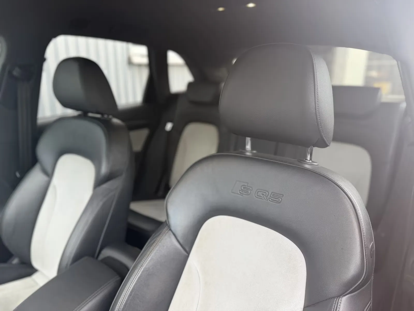Audi SQ5, Bild 17