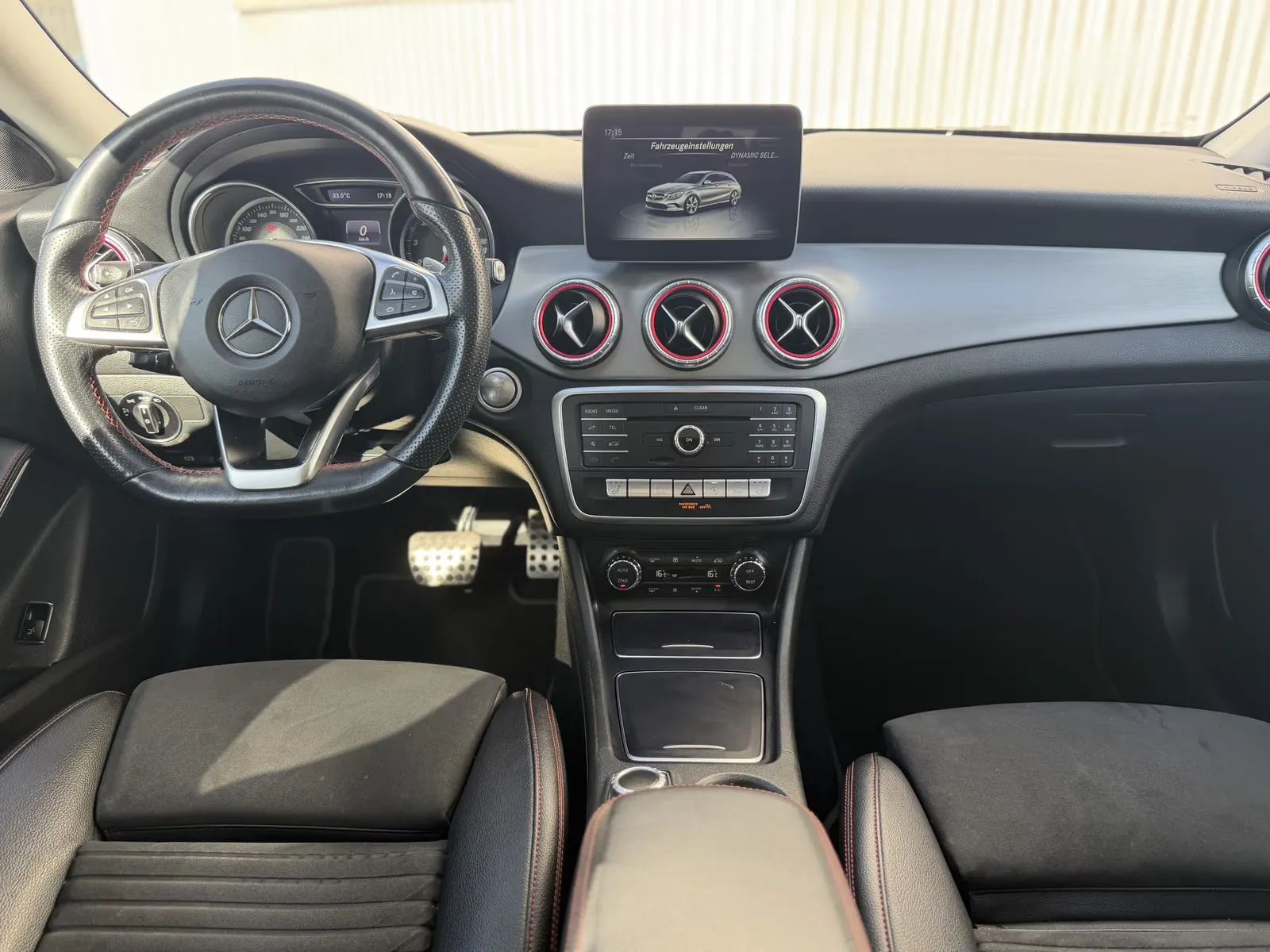 Mercedes-Benz CLA 180, Bild 19