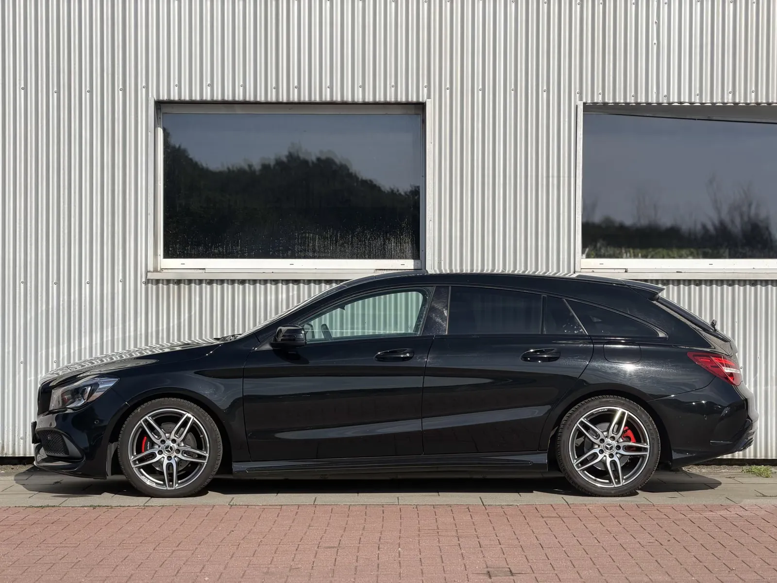 Mercedes-Benz CLA 180, Bild 6