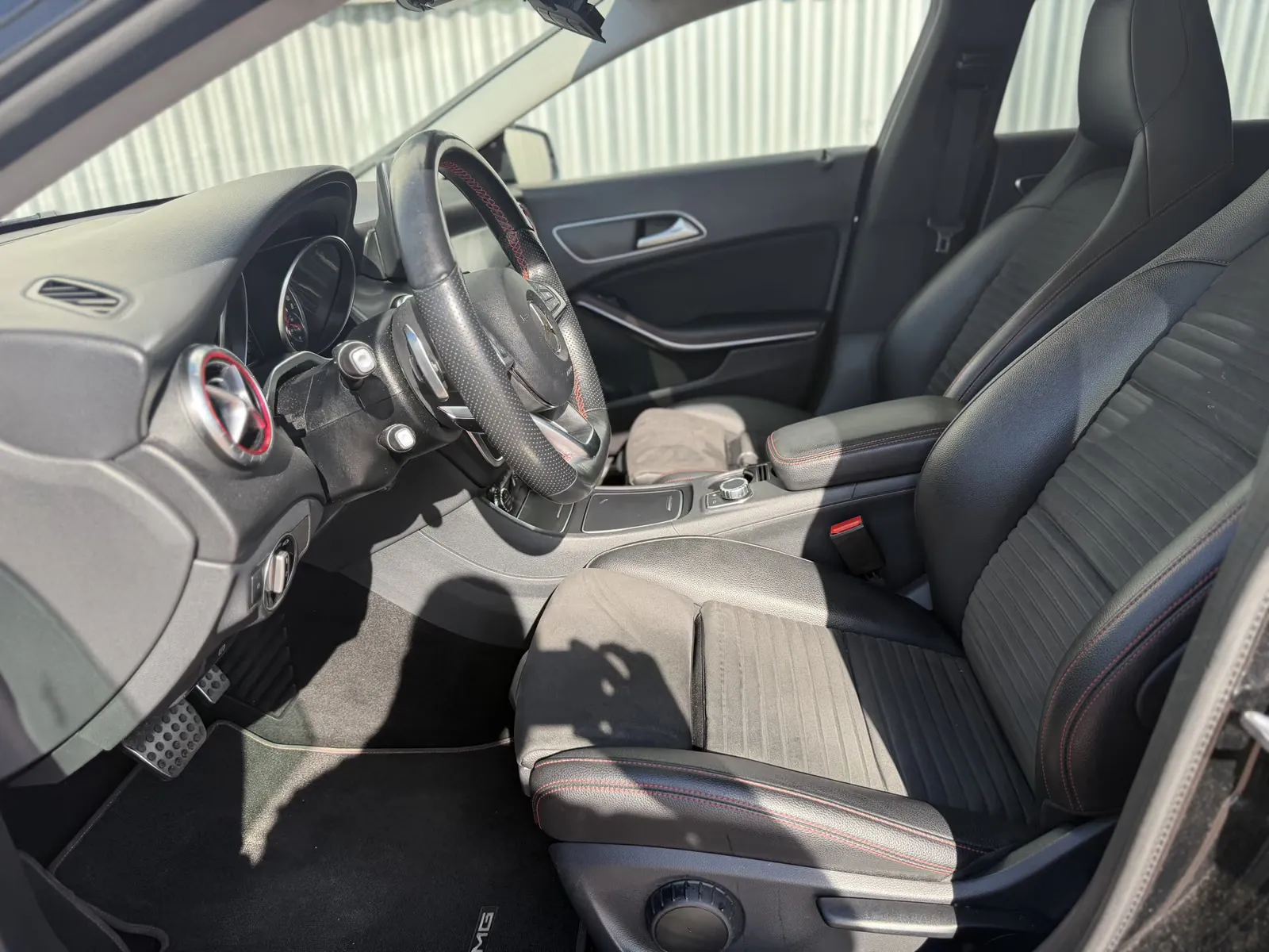 Mercedes-Benz CLA 180, Bild 15