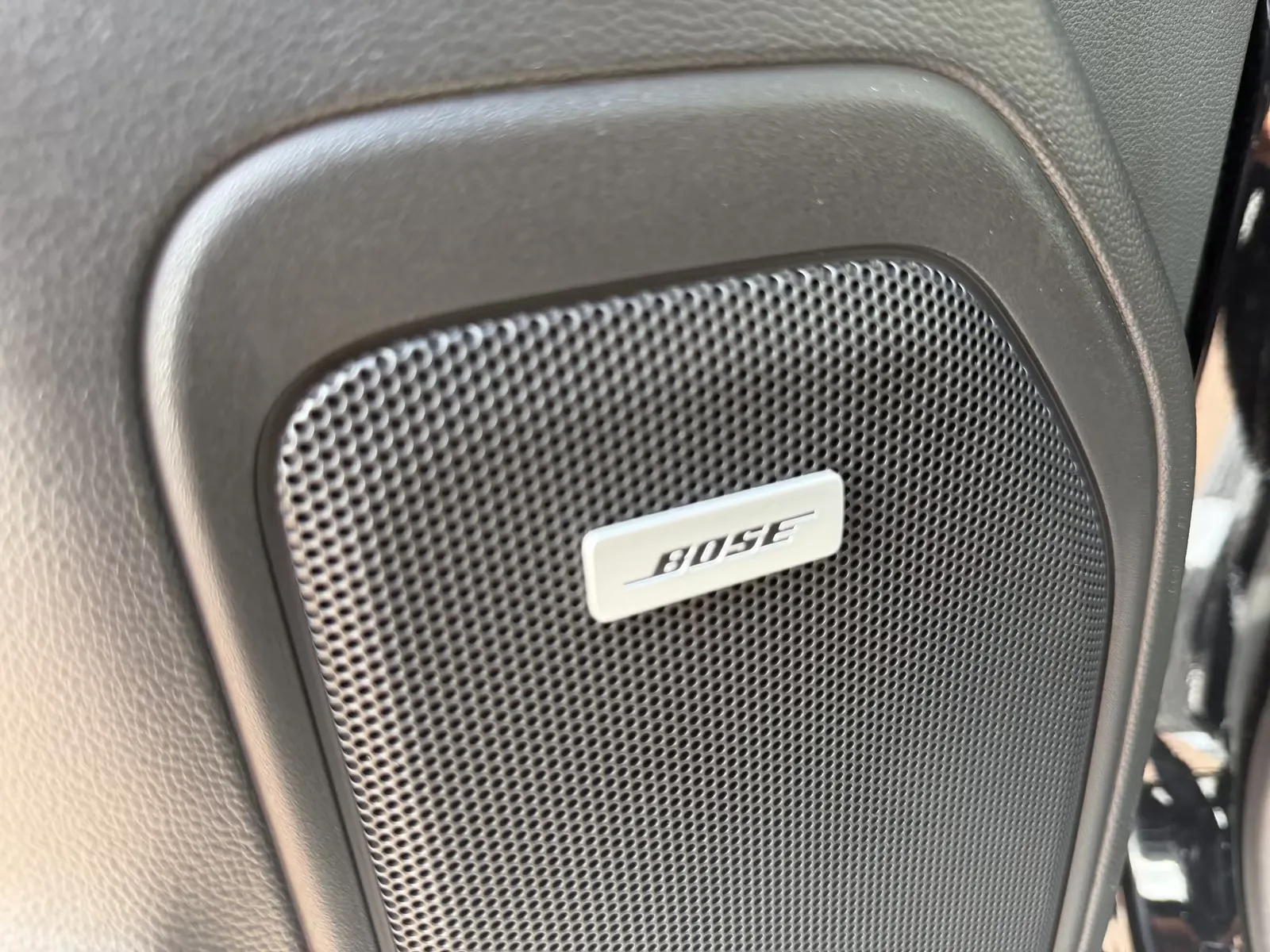 Chevrolet Silverado, Bild 17