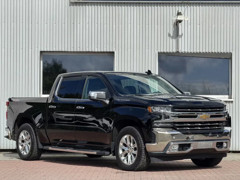 Chevrolet Silverado, Bild 1
