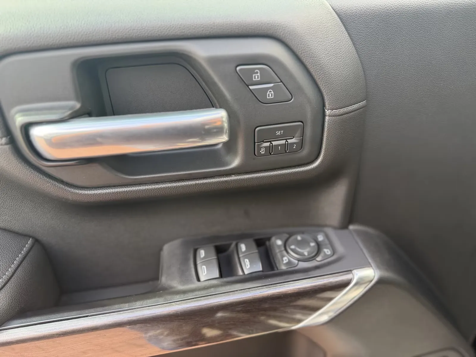 Chevrolet Silverado, Bild 13