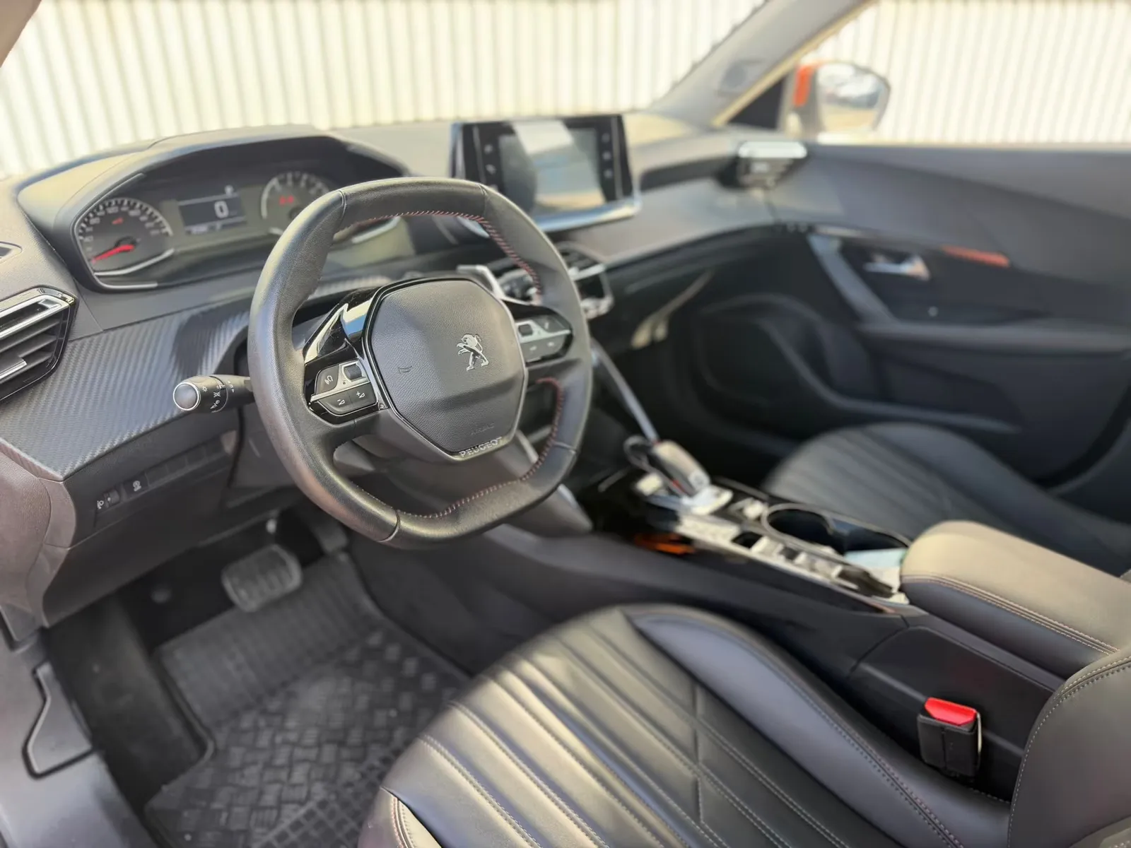 Peugeot 2008, Bild 12