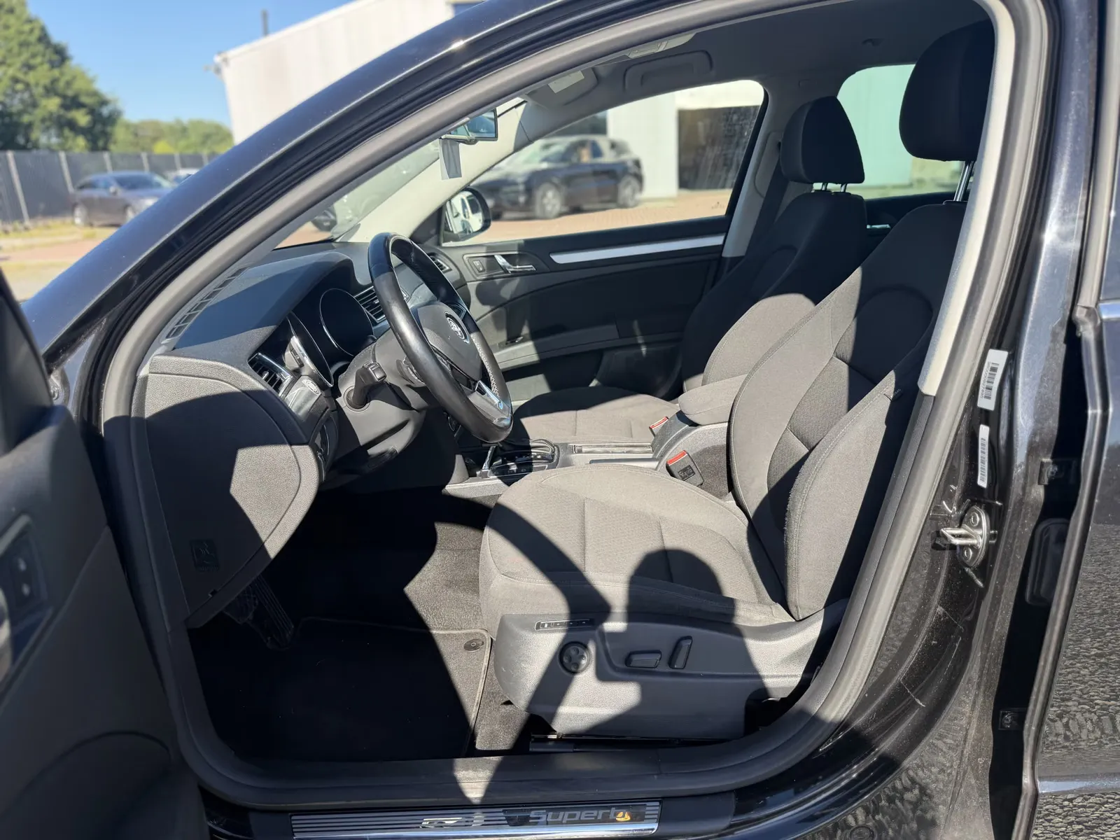Skoda Superb, Bild 9