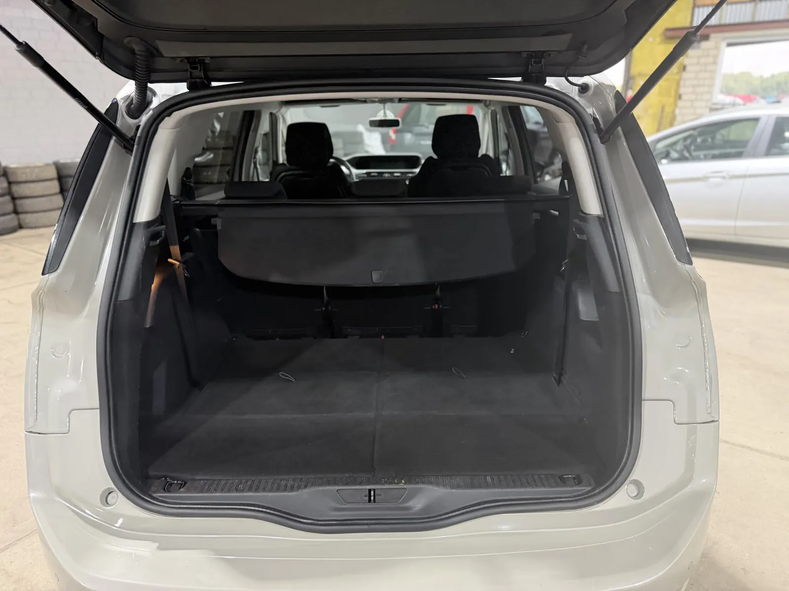 Citroën C4 Picasso, Bild 11