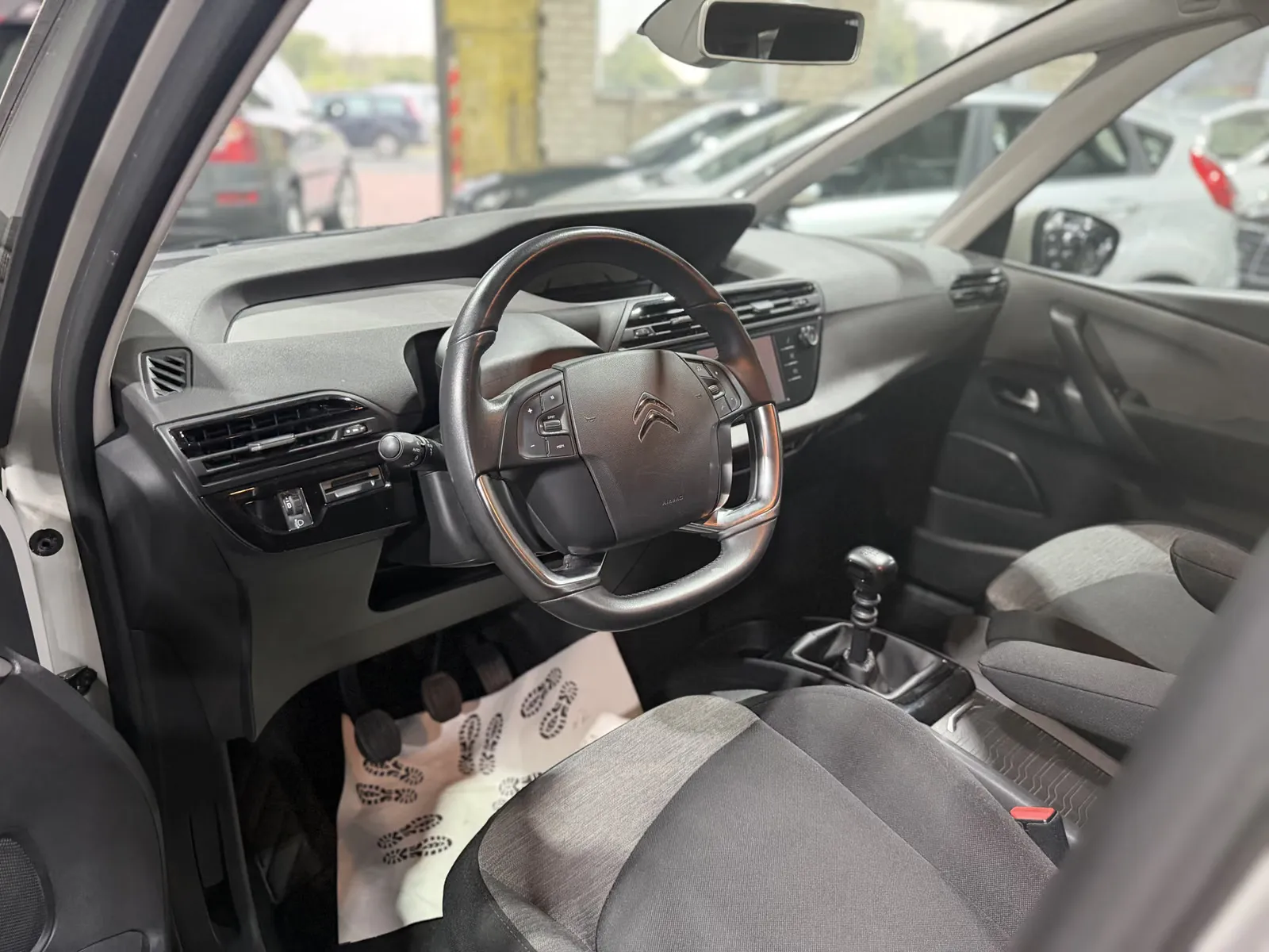 Citroën C4 Picasso, Bild 9