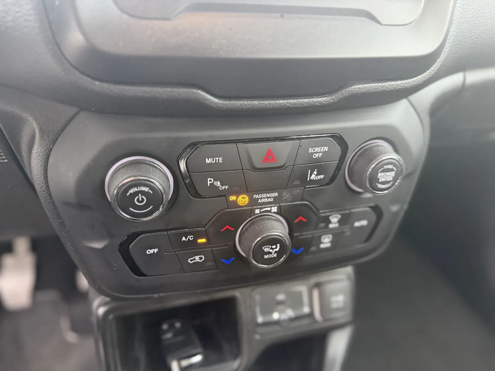Jeep Renegade, Bild 12