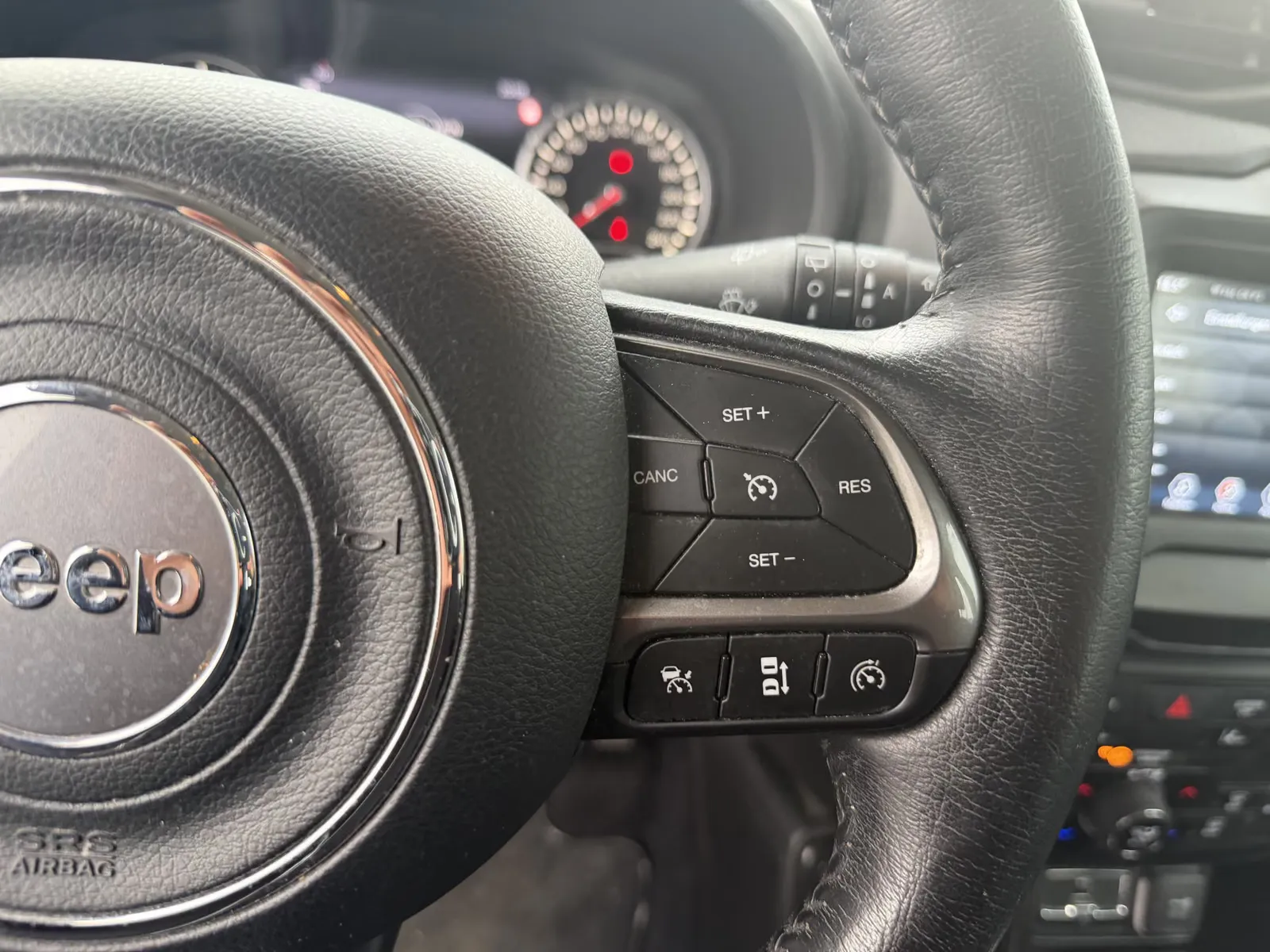 Jeep Renegade, Bild 13