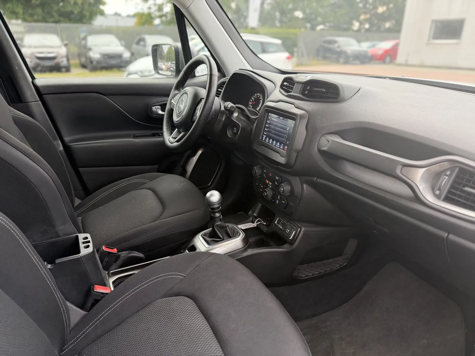 Jeep Renegade, Bild 10