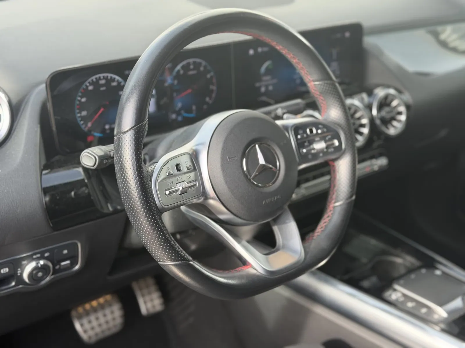 Mercedes-Benz GLA 250, Bild 17
