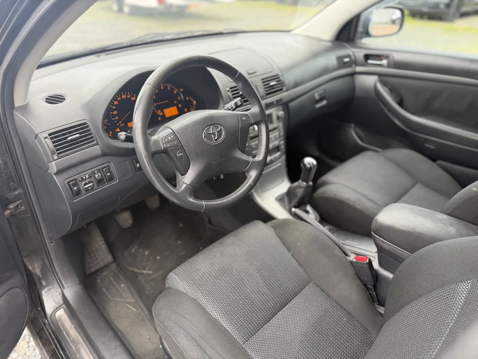 Toyota Avensis, Bild 9