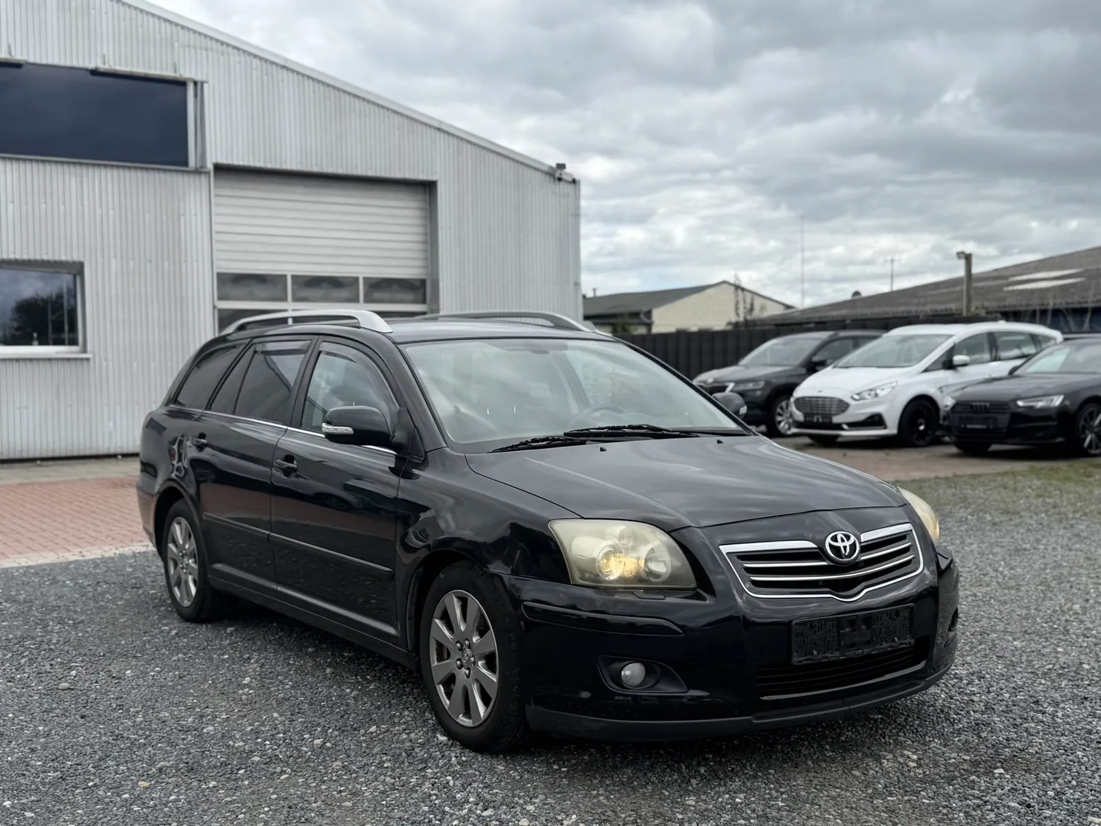 Toyota Avensis, Bild 1