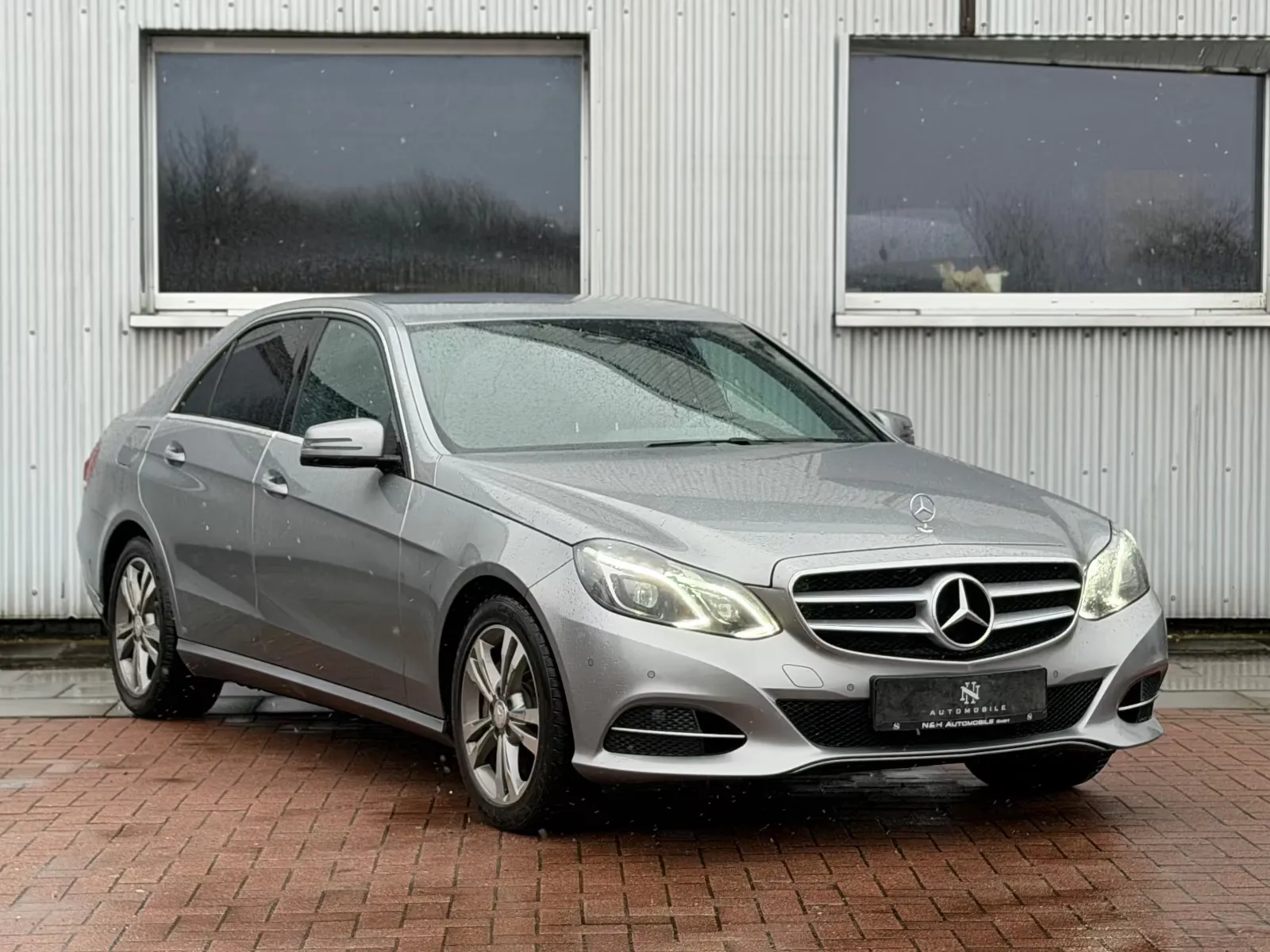 Mercedes-Benz E 400, Bild 3