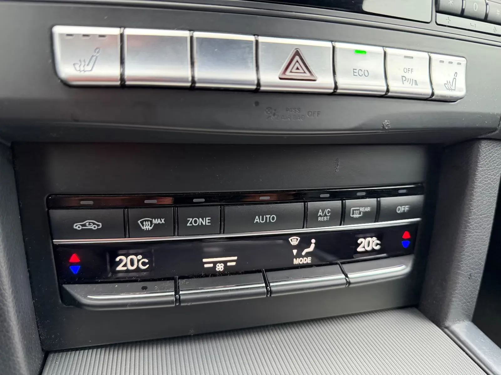 Mercedes-Benz E 400, Bild 14