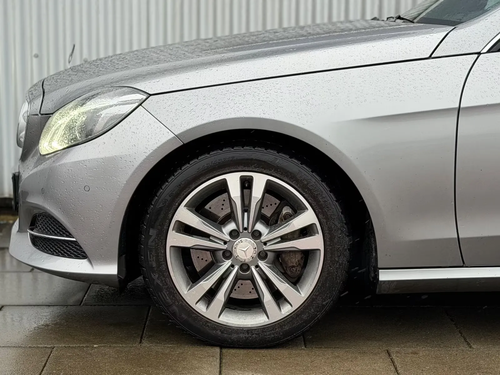 Mercedes-Benz E 400, Bild 5