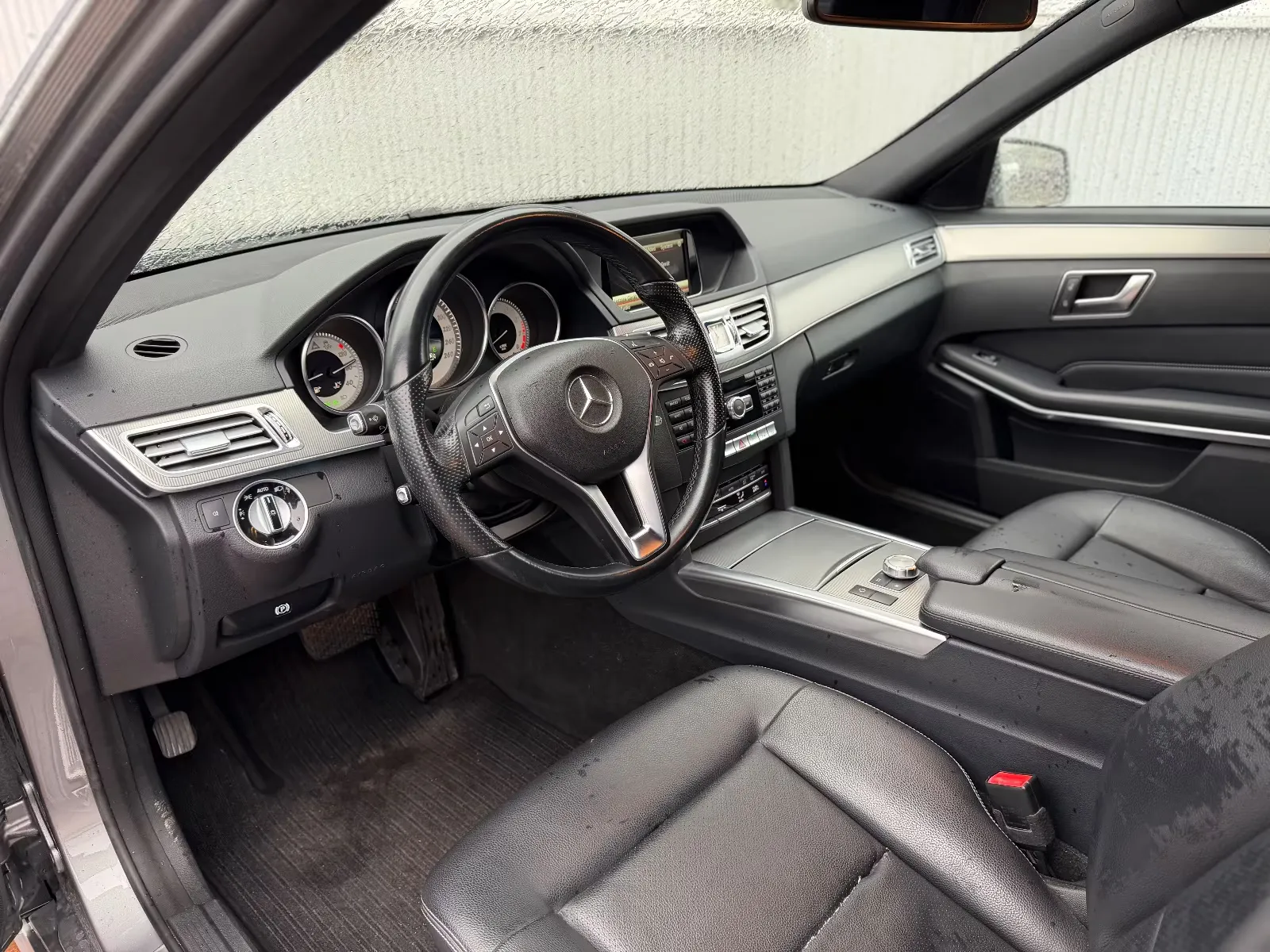 Mercedes-Benz E 400, Bild 9