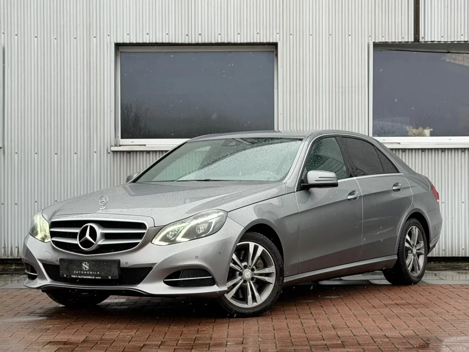 Mercedes-Benz E 400, Bild 1