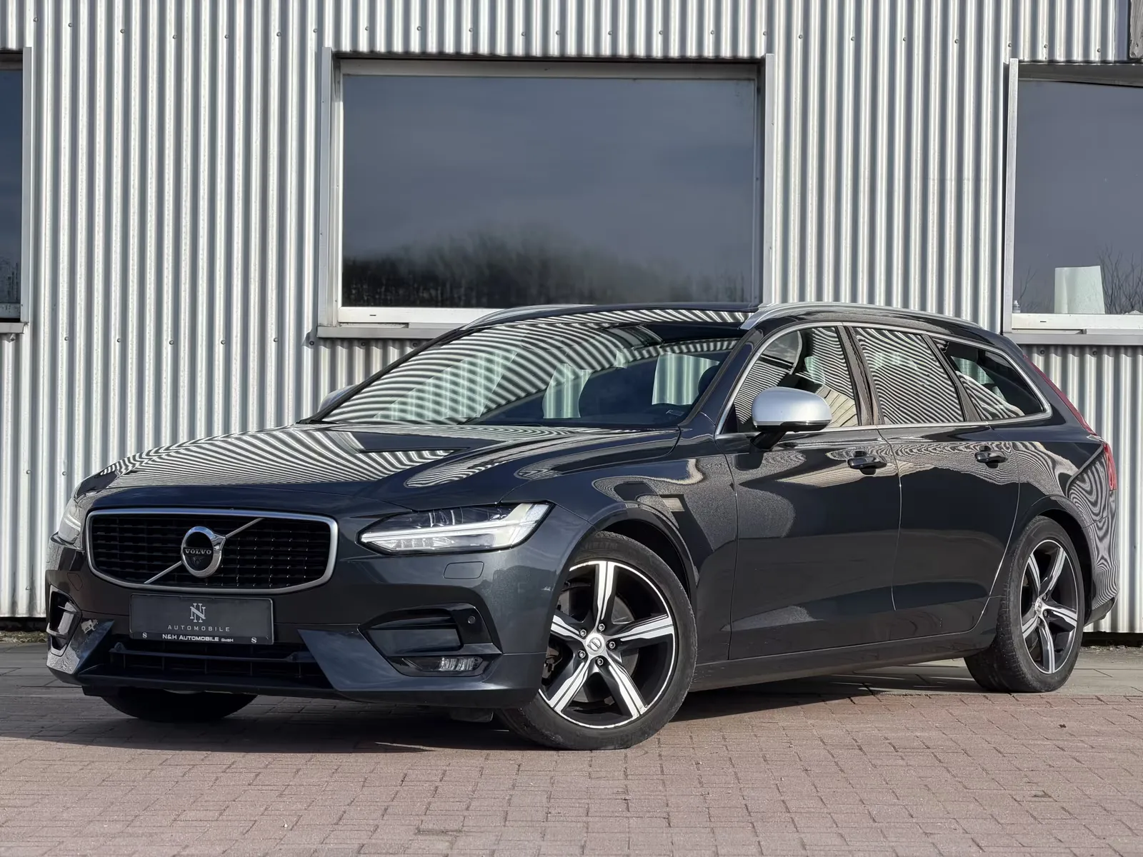 Volvo V90, Bild 1
