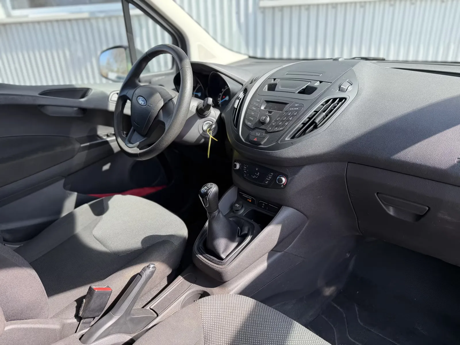 Ford Transit Courier, Bild 9