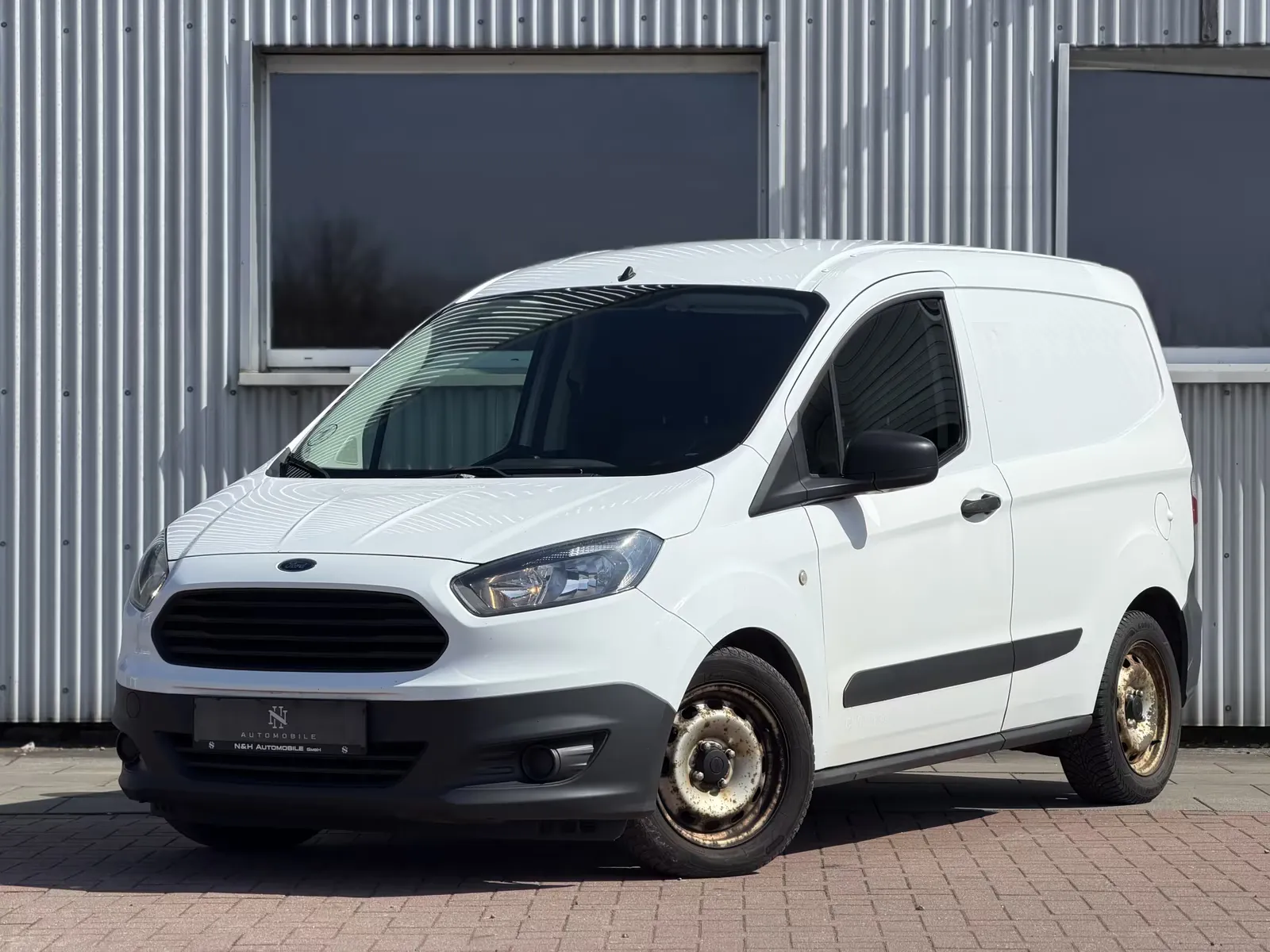 Ford Transit Courier, Bild 3