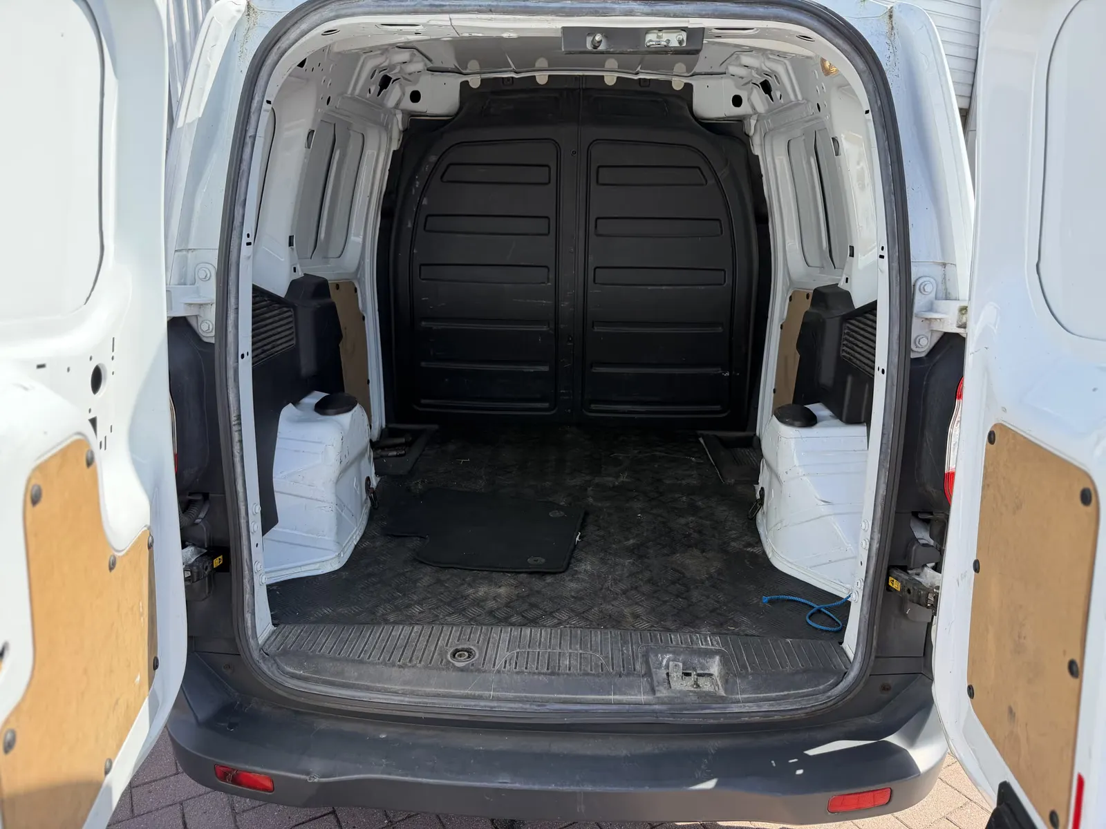 Ford Transit Courier, Bild 10