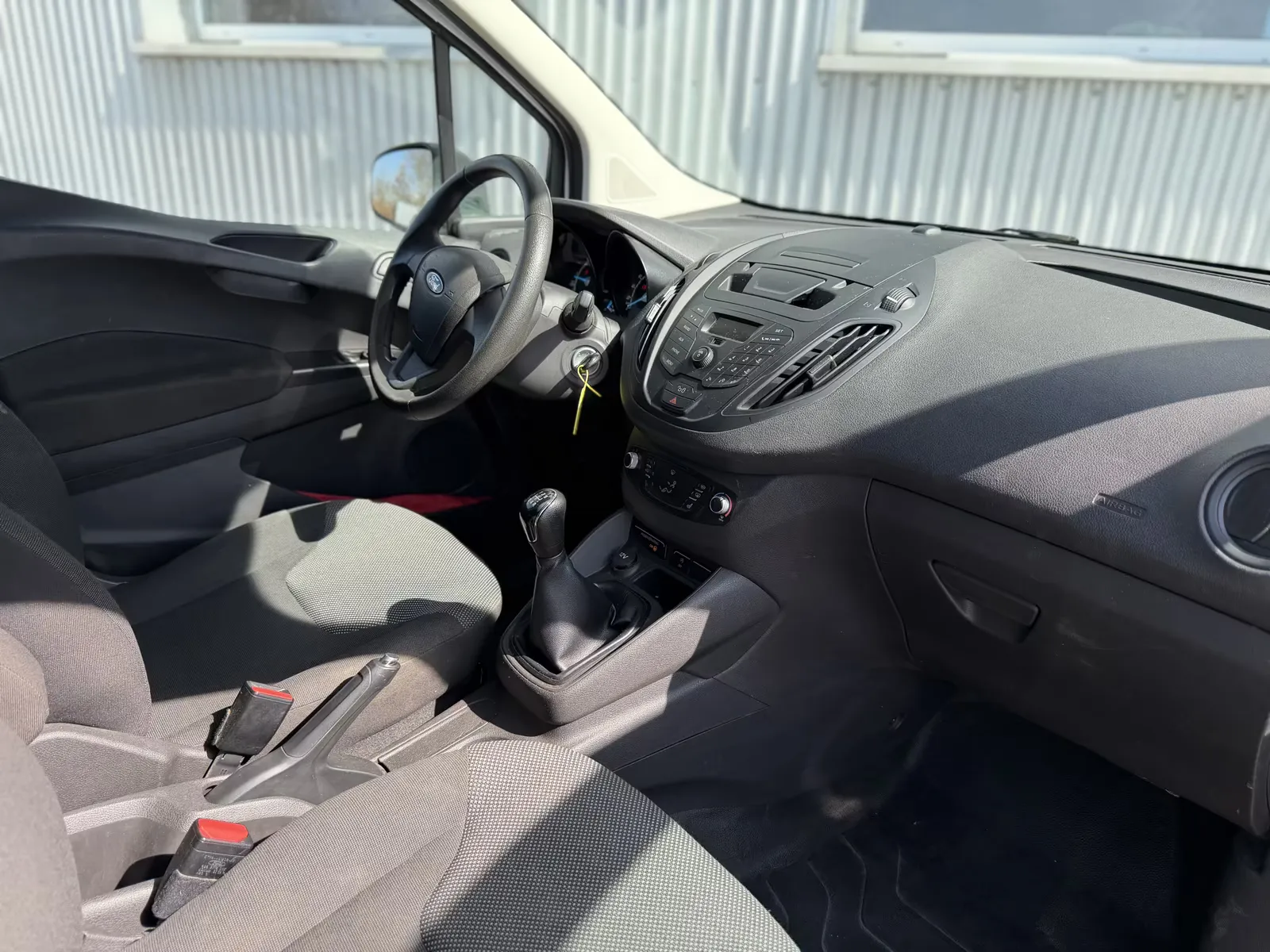 Ford Transit Courier, Bild 8