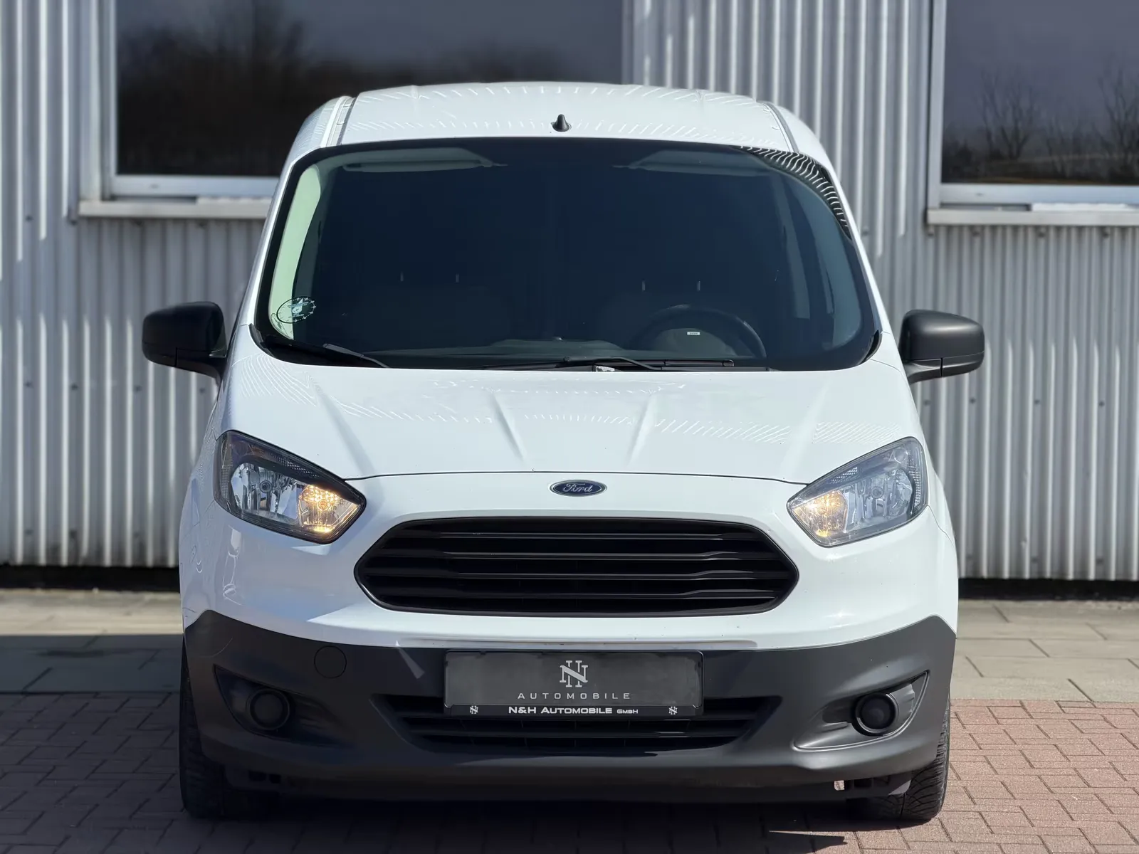 Ford Transit Courier, Bild 2