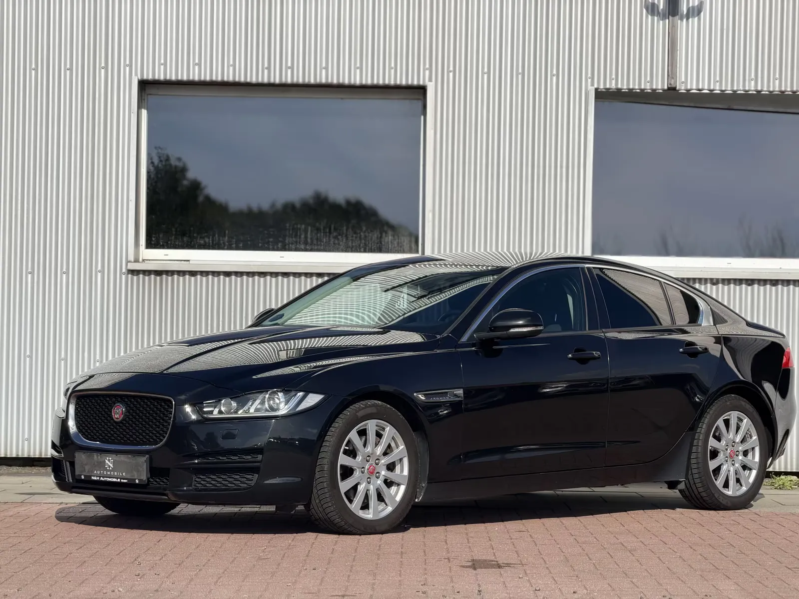 Jaguar XF, Bild 3