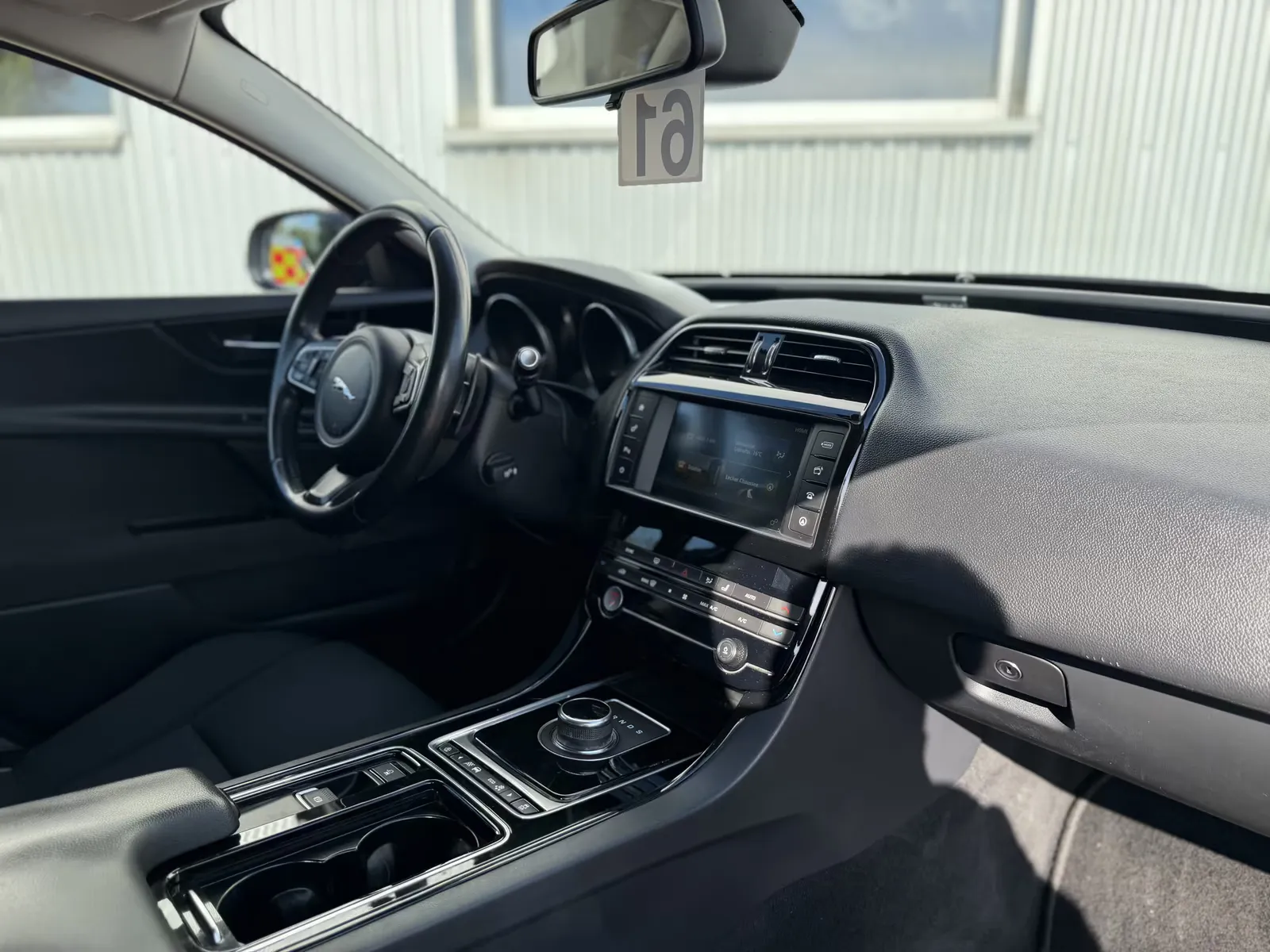 Jaguar XF, Bild 11