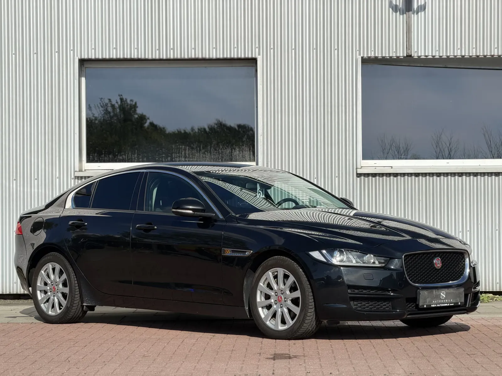 Jaguar XF, Bild 1