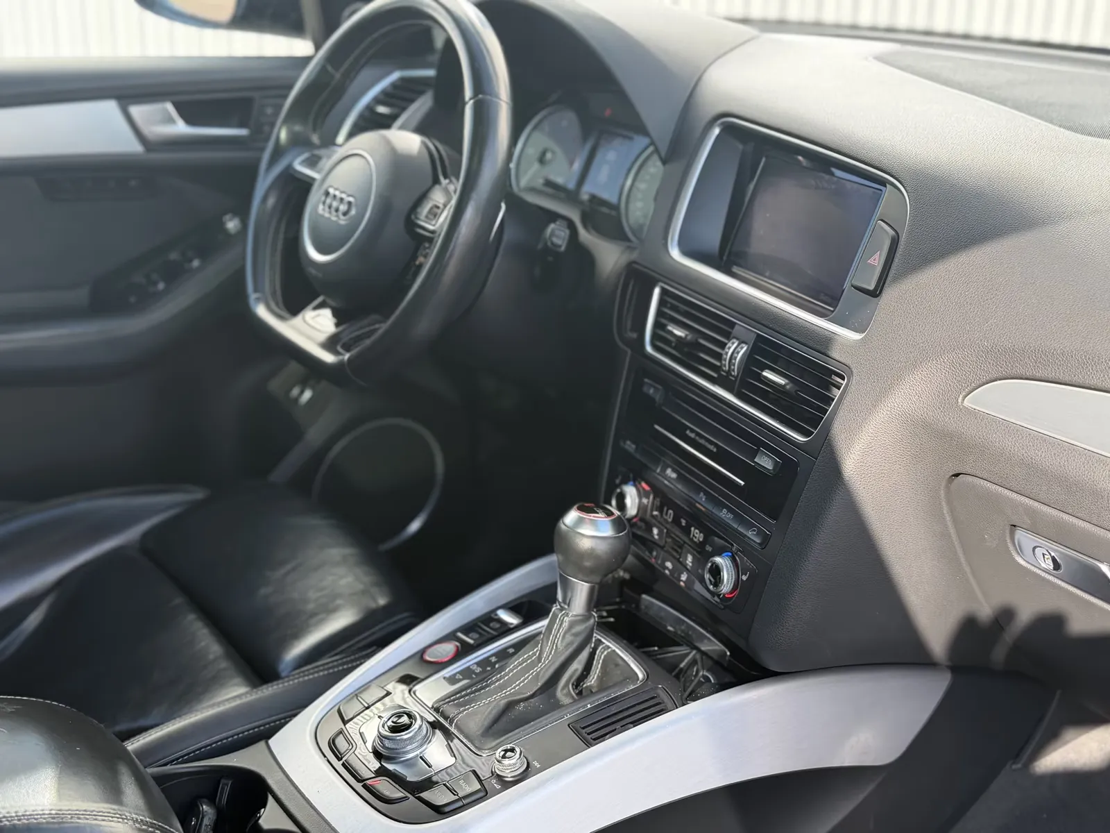 Audi SQ5, Bild 14