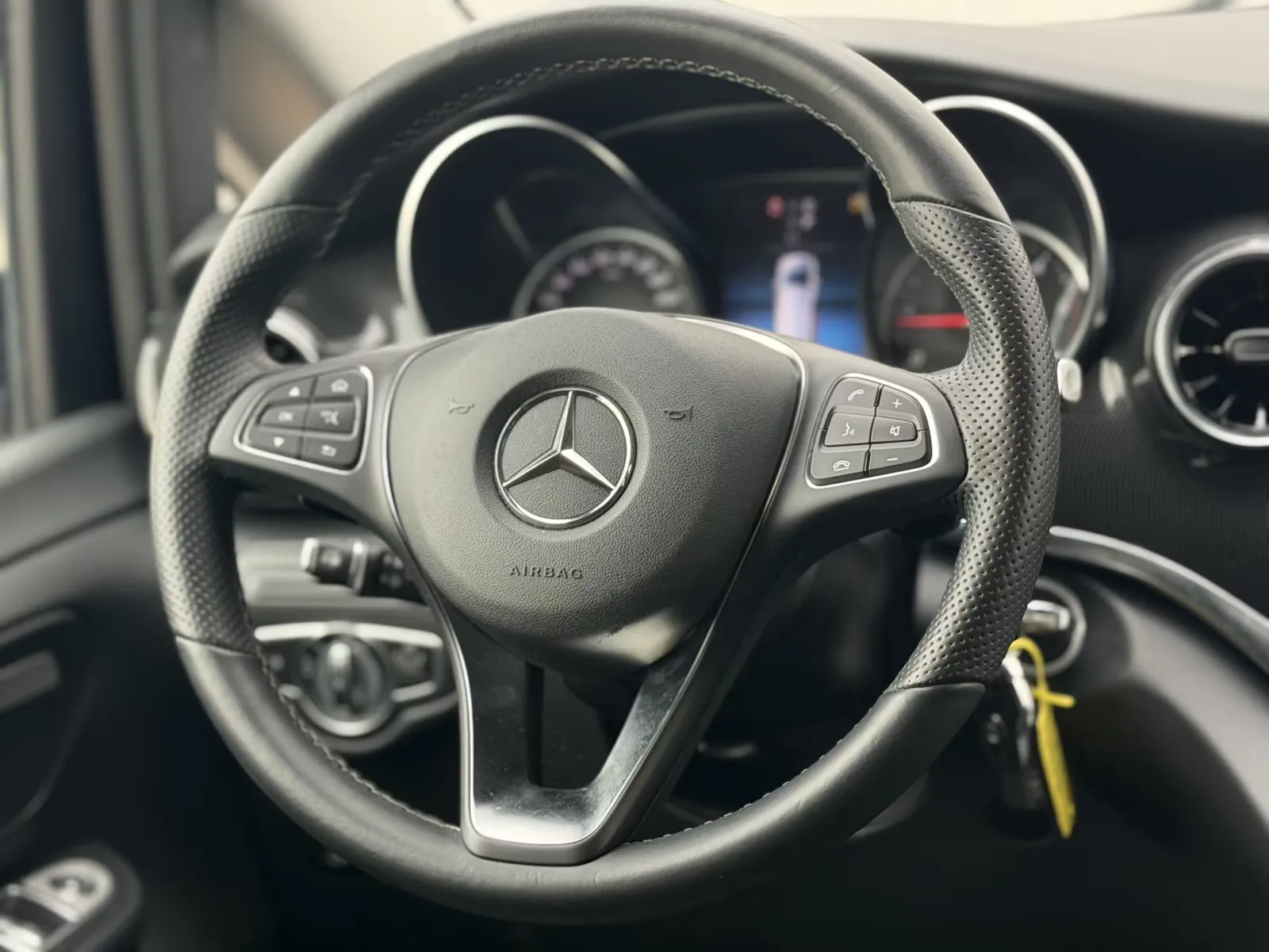 Mercedes-Benz V 250, Bild 17