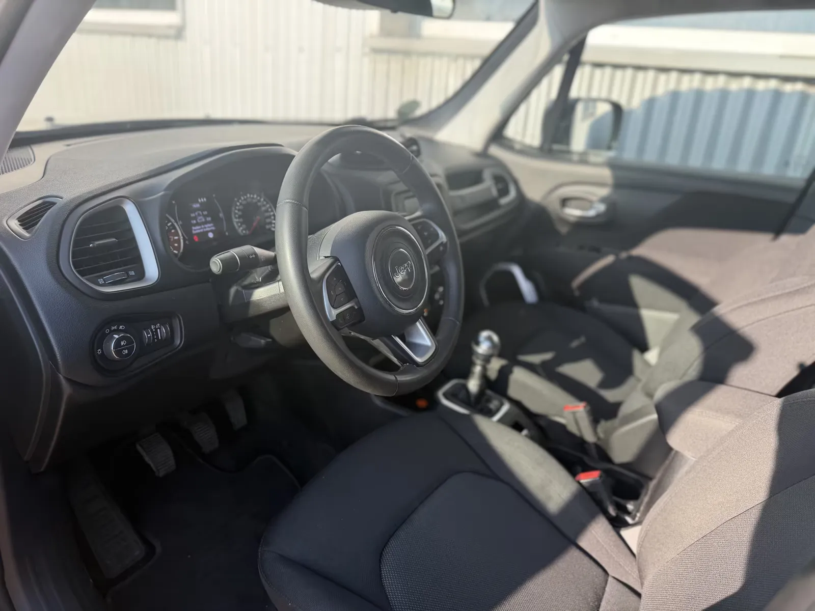 Jeep Renegade, Bild 12