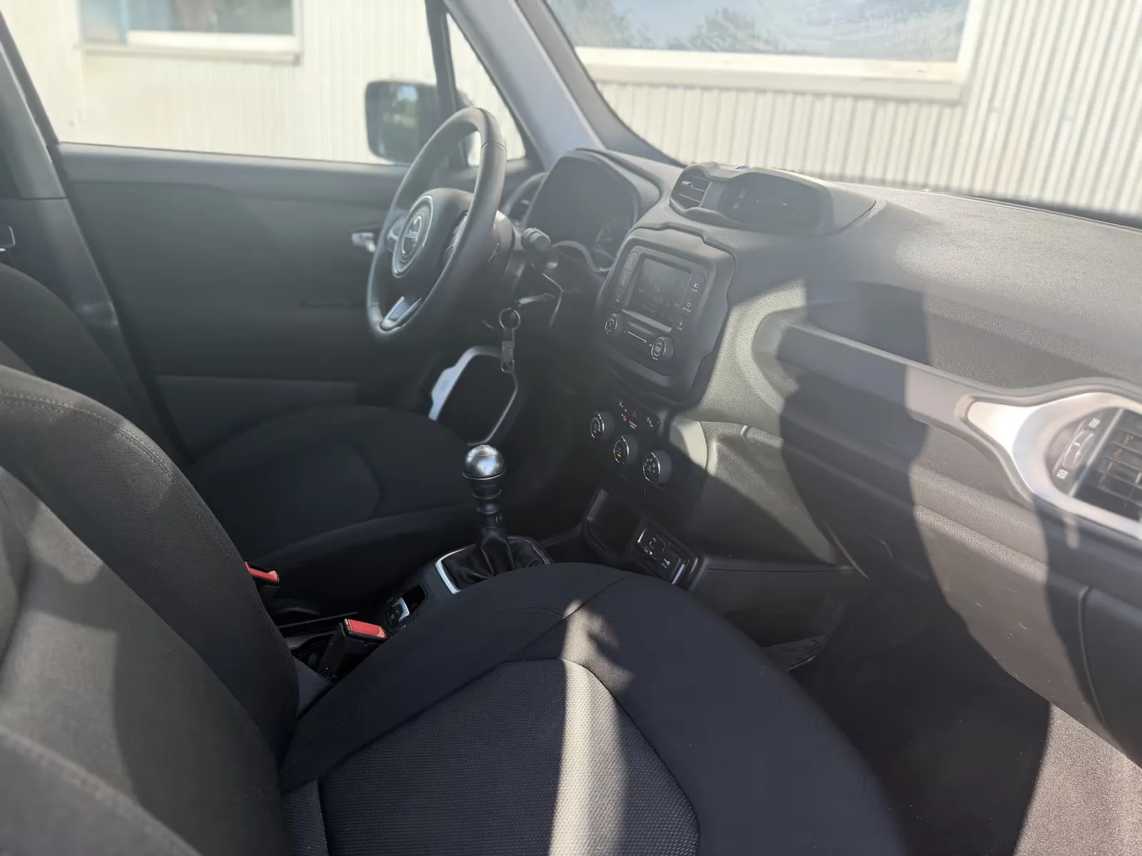 Jeep Renegade, Bild 13